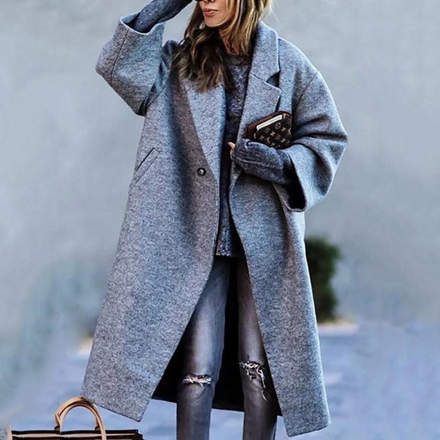 Comfortable Checked Winter Coat for Women with Relaxed Side Pockets Layering Style