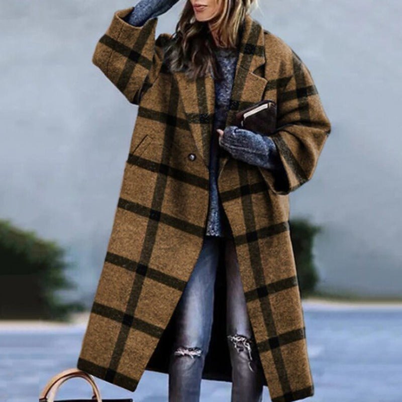 Comfortable Checked Winter Coat for Women with Relaxed Side Pockets Layering Style