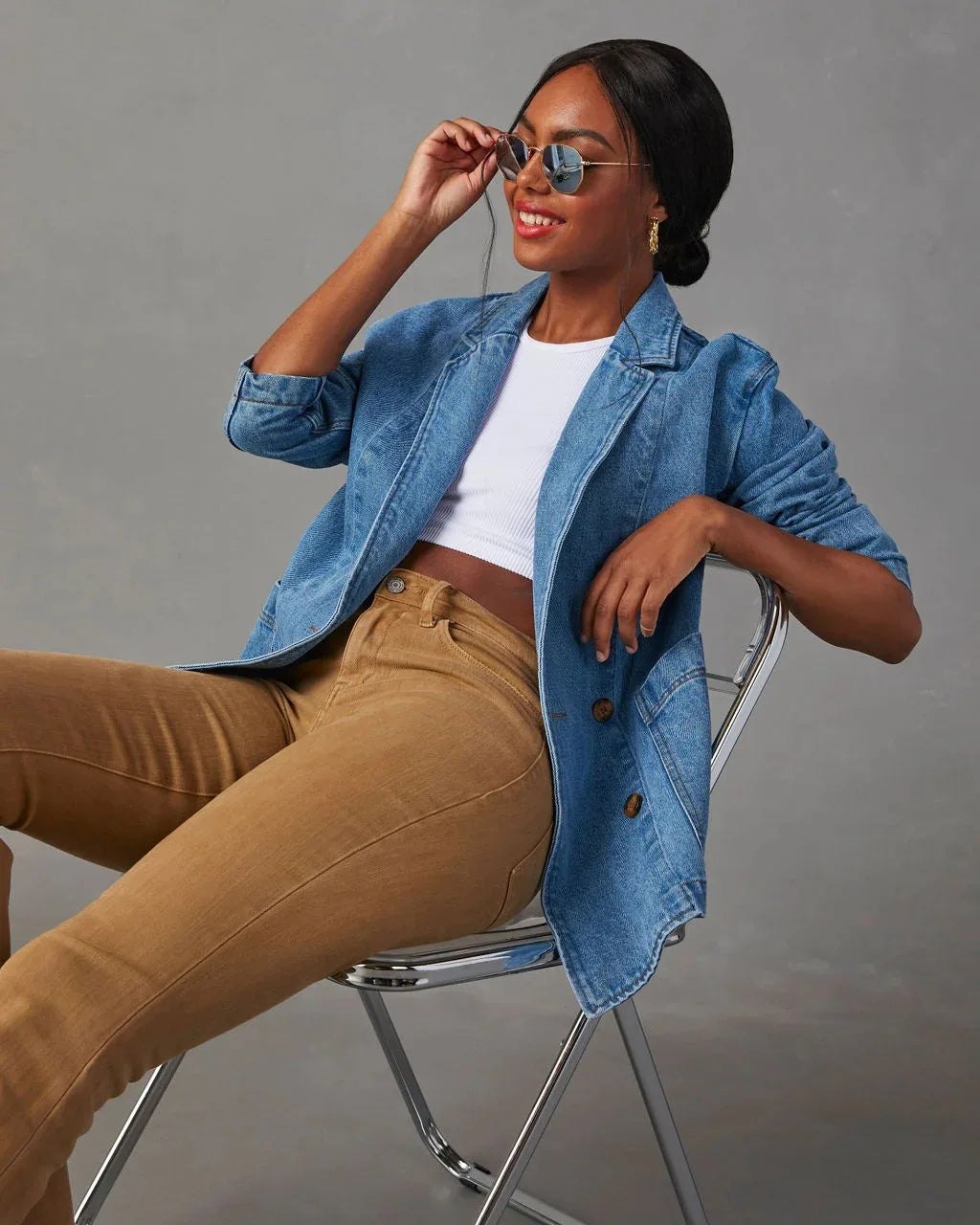 Comfortable Denim Jacket for Women with Lapel Collar Side Pockets Zip Front Casual Style