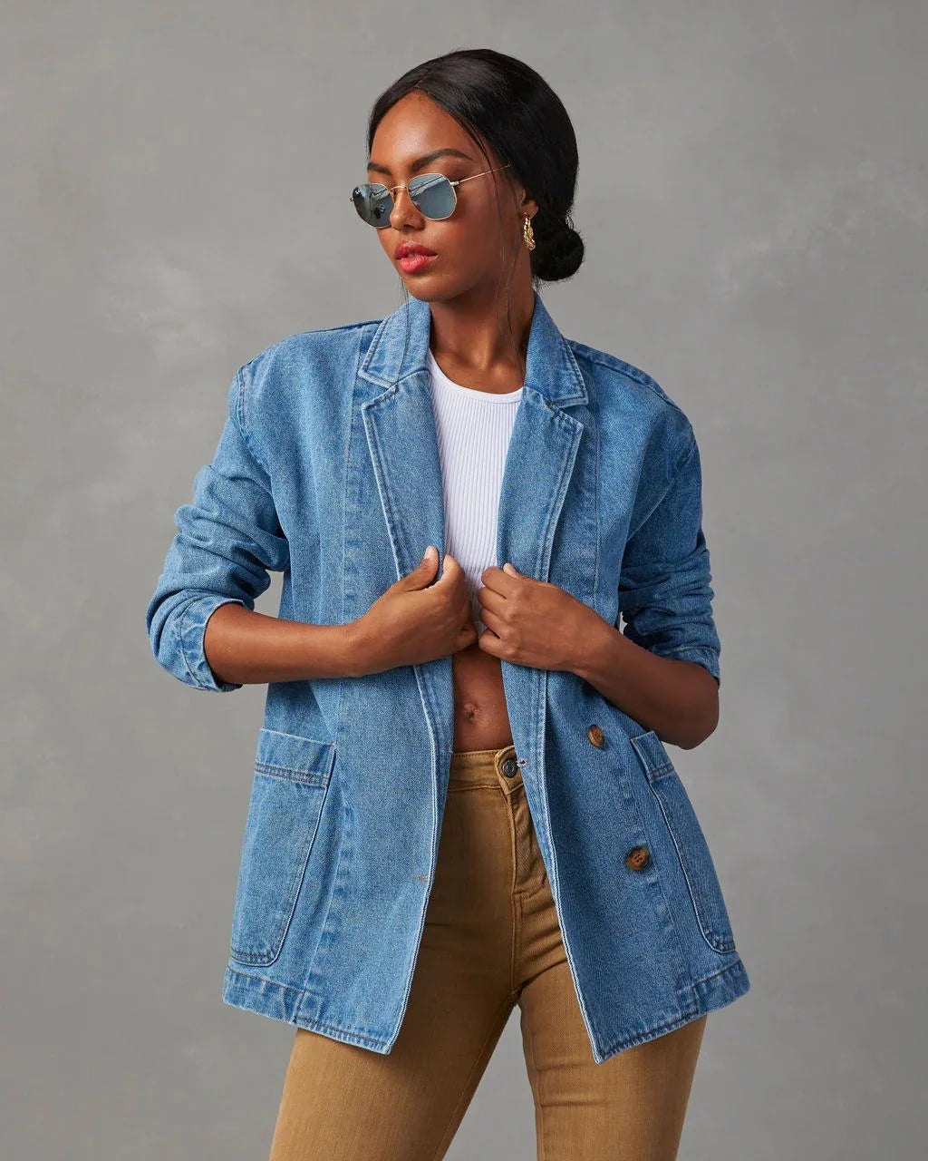 Comfortable Denim Jacket for Women with Lapel Collar Side Pockets Zip Front Casual Style