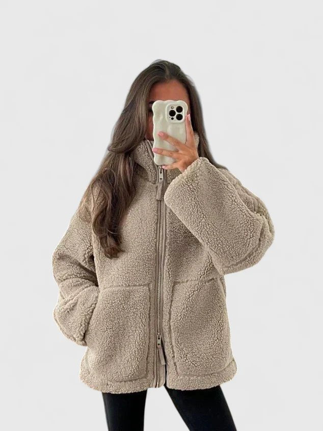 Comfortable Fleece Jacket for Women with Side Pockets Cosy Style 2