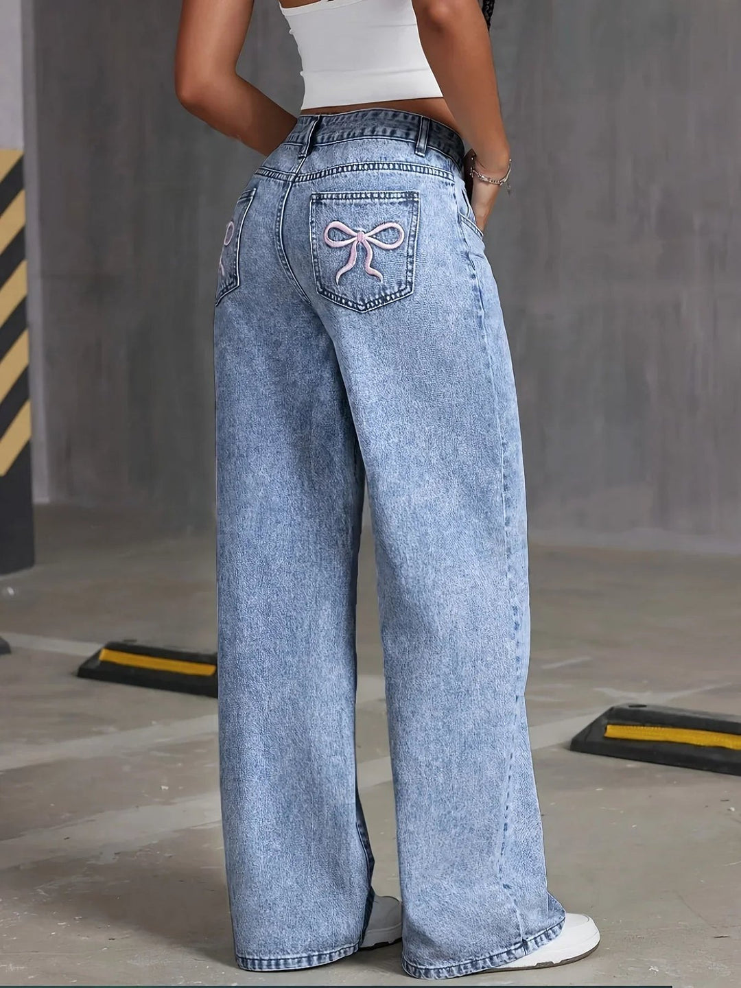 Effortless Baggy Jeans for Women with Wide Leg High Waisted Side Pockets Relaxed Style