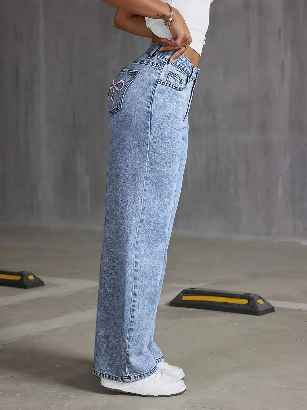 Effortless Baggy Jeans for Women with Wide Leg High Waisted Side Pockets Relaxed Style