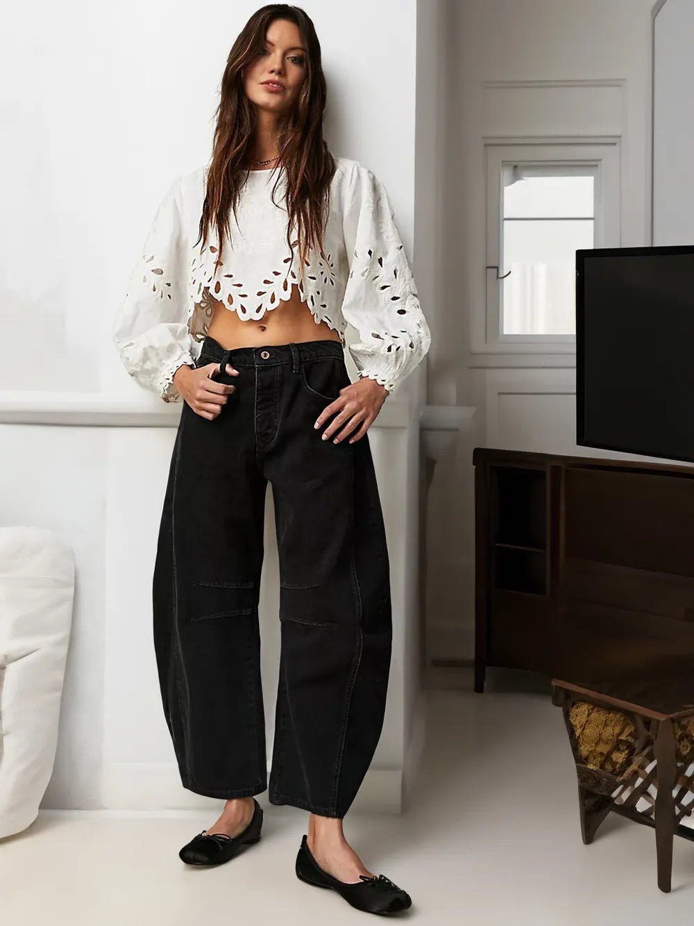 Effortless Barrel Jeans for Women with Wide Leg Side Slit Casual Style 2