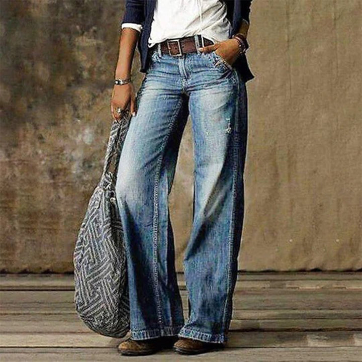Effortless Black Jeans for Women with Relaxed Everyday Style