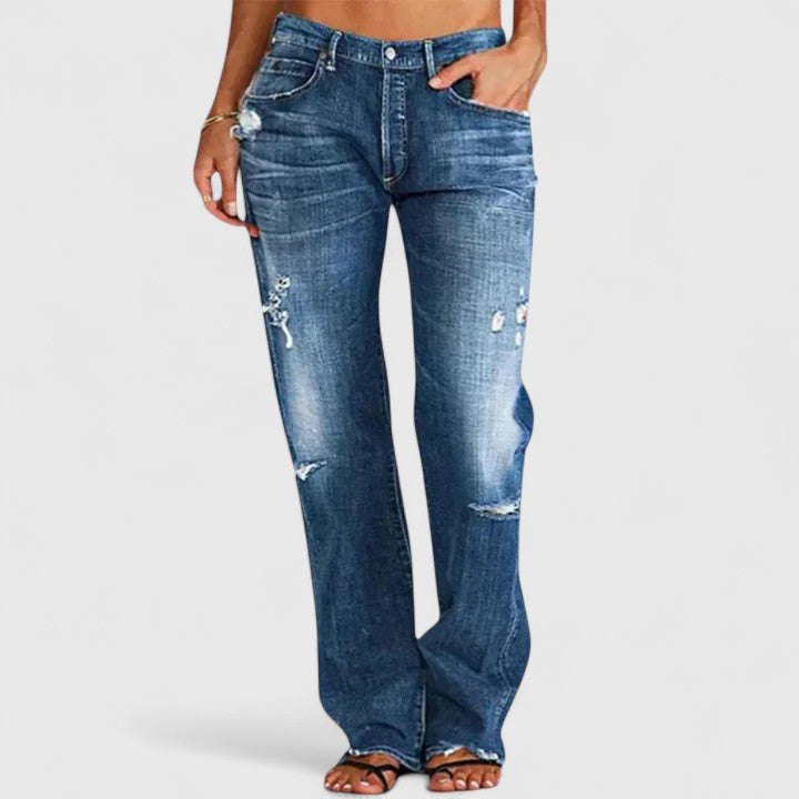 Effortless Black Jeans for Women with Relaxed Everyday Style 2