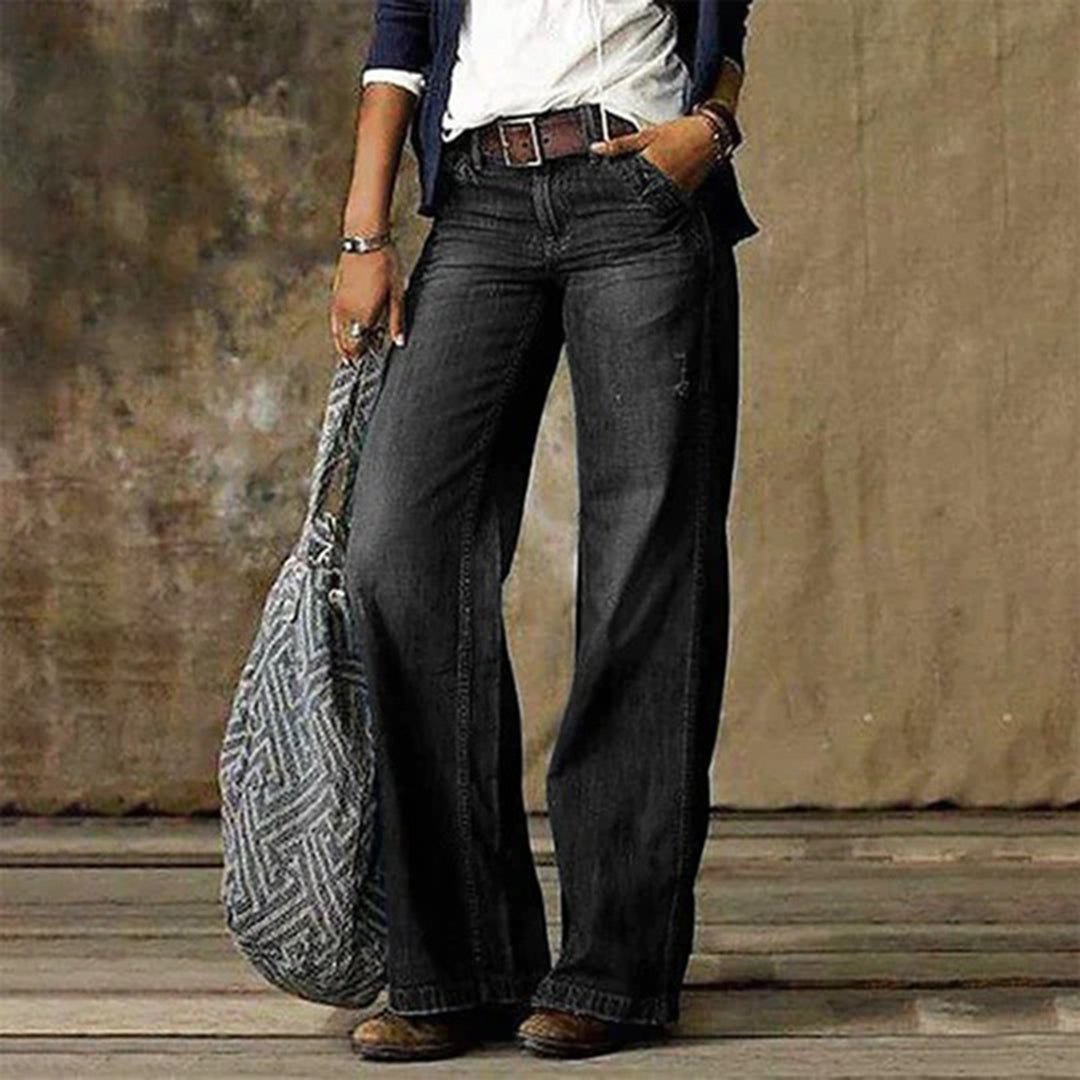 Effortless Black Jeans for Women with Relaxed Everyday Style