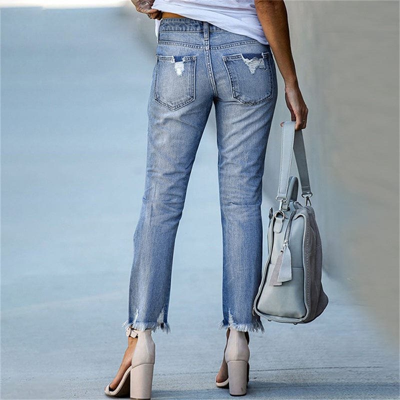 Effortless Black Jeans for Women with Slim Fit Distressed Detail Everyday Style