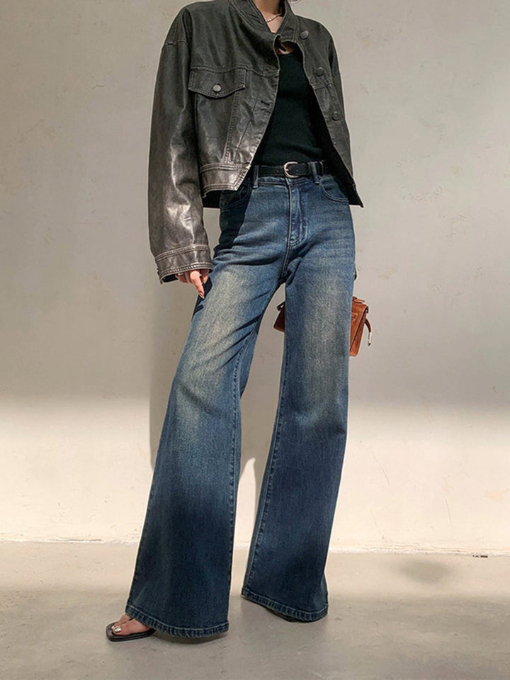 Effortless Blue Flare Jeans for Women with Relaxed Fit Retro Style