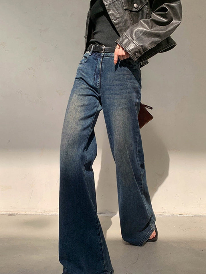 Effortless Blue Flare Jeans for Women with Relaxed Fit Retro Style