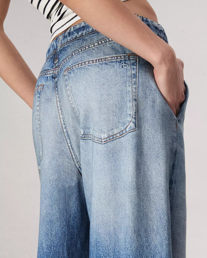 Effortless Flare Jeans for Women with Wide Leg Relaxed Side Pockets Retro Style