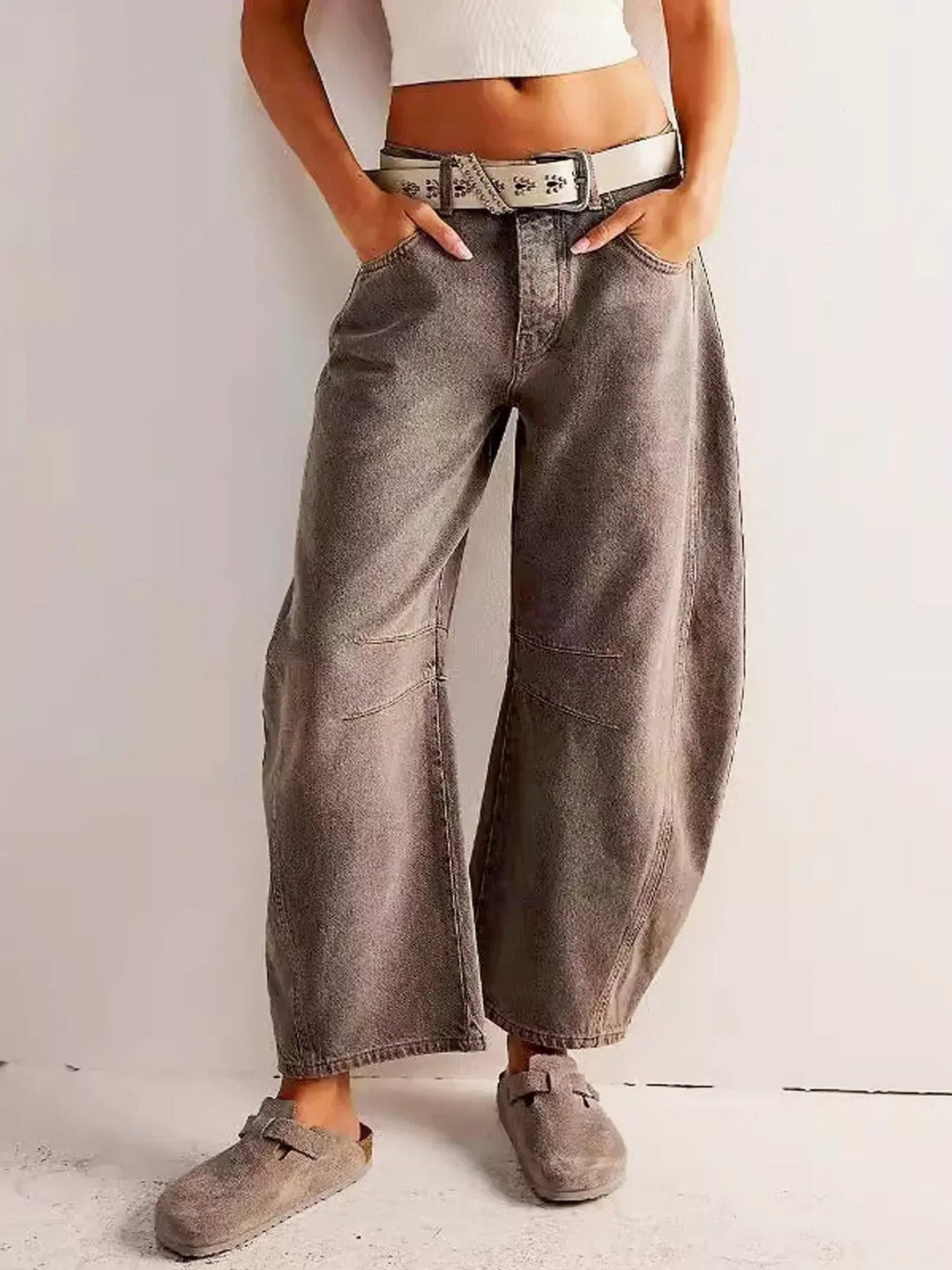Effortless Leopard Barrel Jeans for Women with Relaxed Side Slit Casual Style