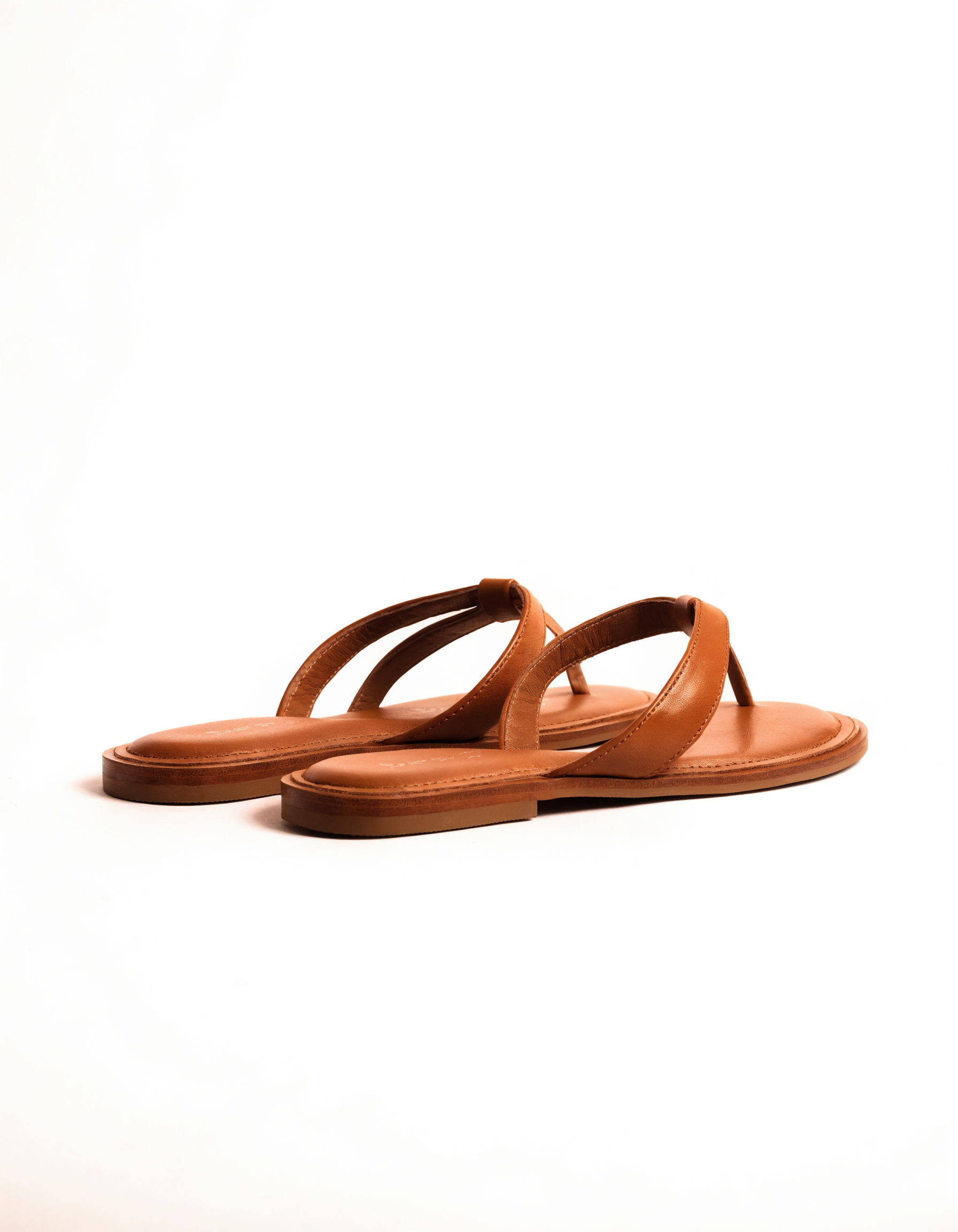 Saffron Thong Sandal - Cognac